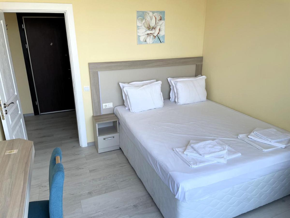 Sea View Apartment Free Parking Primorsko Esterno foto