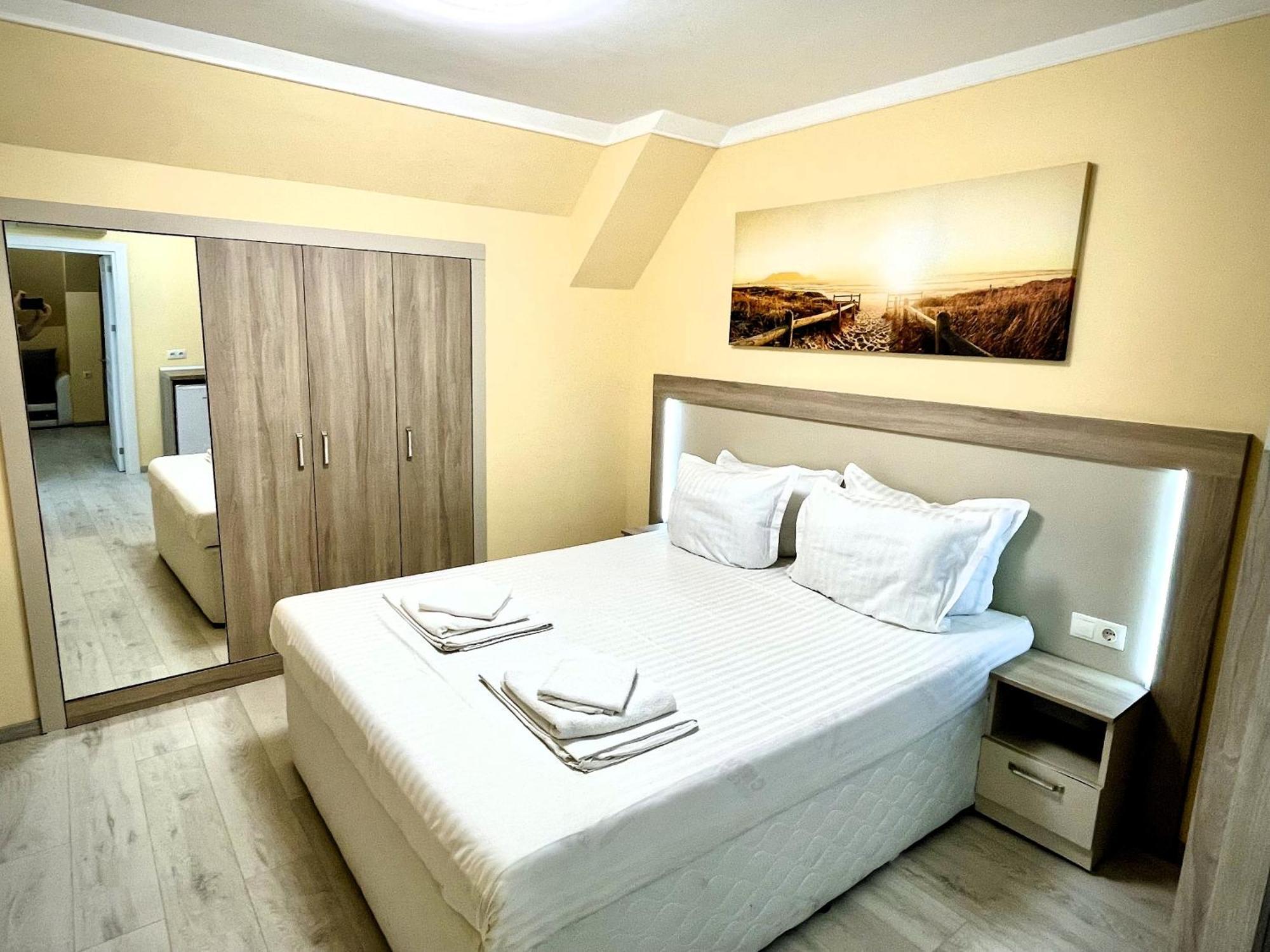 Sea View Apartment Free Parking Primorsko Esterno foto
